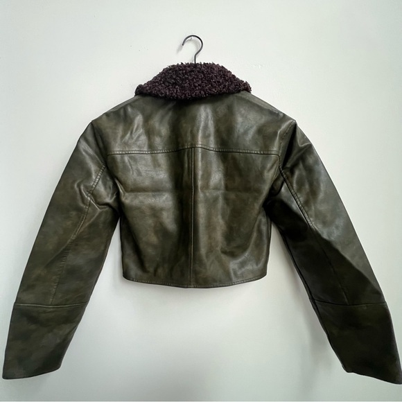 New Urban Outfitters BDG Janine Faux Leather Cropped Aviator Jacket Fur Collar - Picture 12 of 16